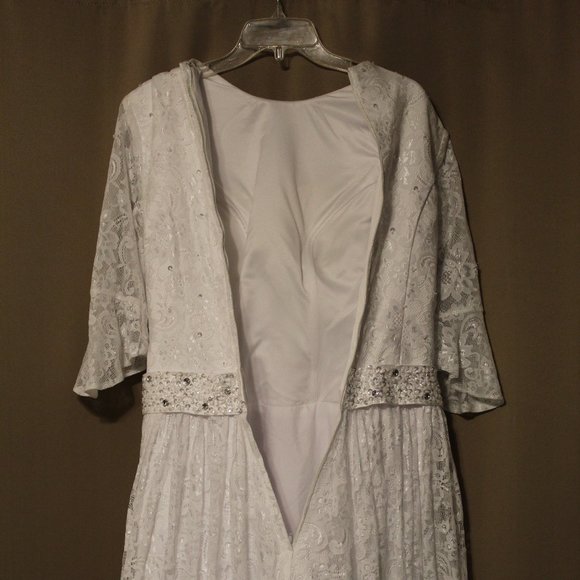NWOT Beautiful Modest Wedding Gown with Train, White with Lace and Rhinestones - Picture 10 of 16